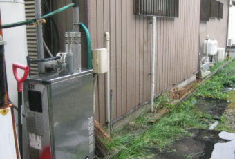 名古屋市のお客様。<br />
灯油の給湯器をご使用されておりました。