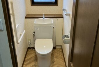岐阜市　トイレ交換・床材貼替